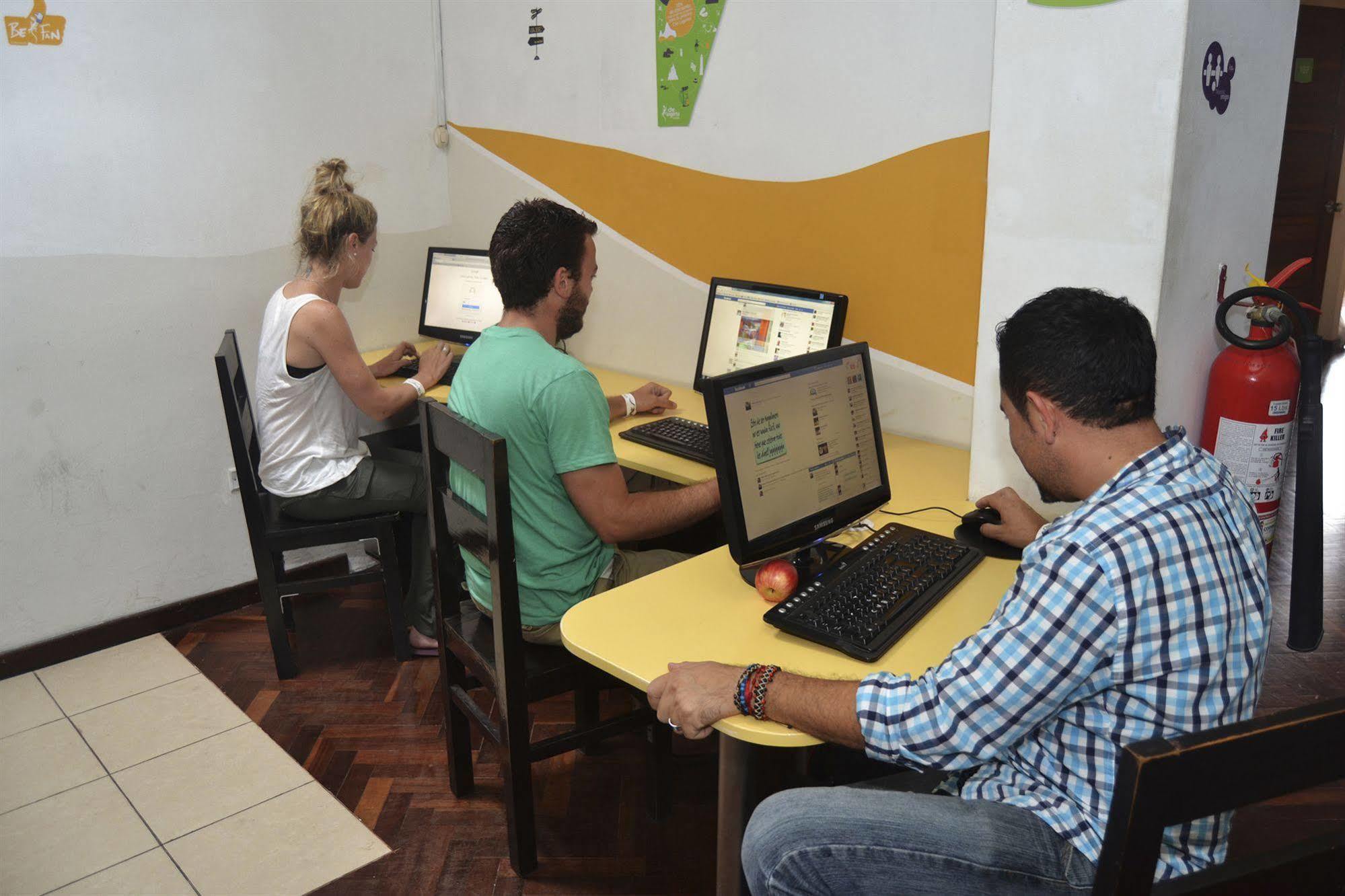 Che Lagarto Hostel Lima Buitenkant foto