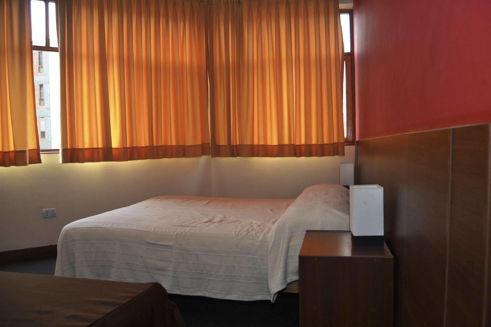 Che Lagarto Hostel Lima Buitenkant foto